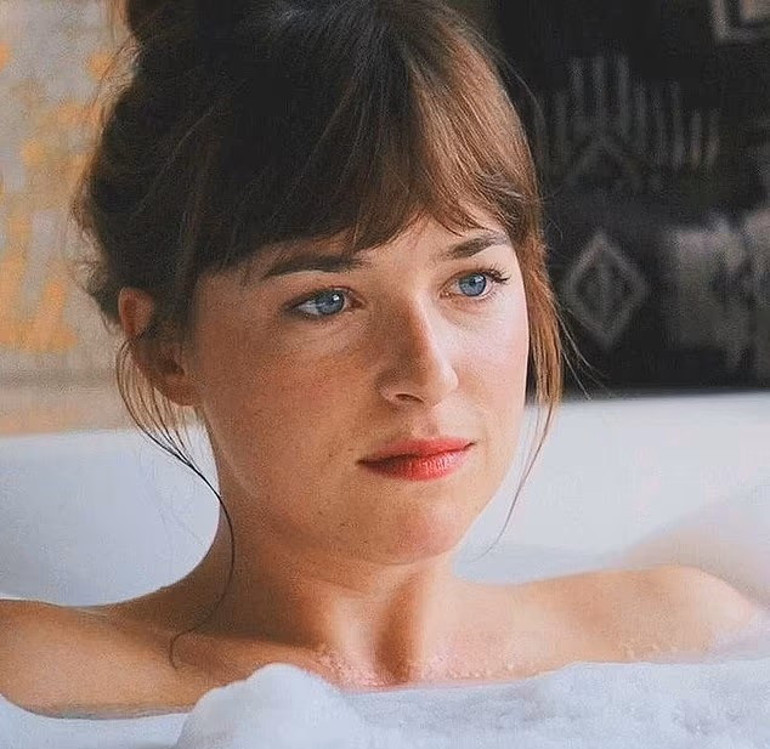 Ünlü yıldız kendine prensesler gibi bakıyor... Günde 14 saat uyurum, küvetten çıkmam