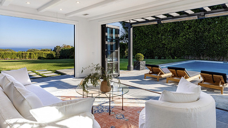 Ünlü yıldız kendine prensesler gibi bakıyor... Günde 14 saat uyurum, küvetten çıkmam