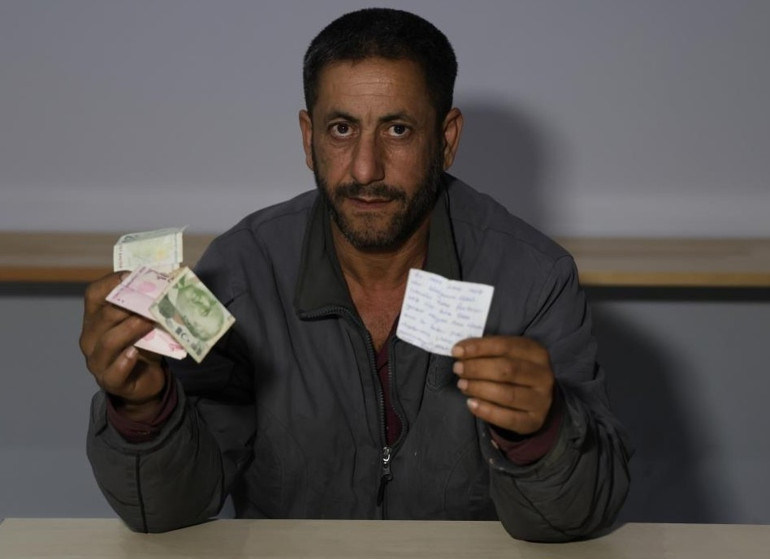 Bit pazarından mont aldı... İçinden çıkan not ve para duygulandırdı