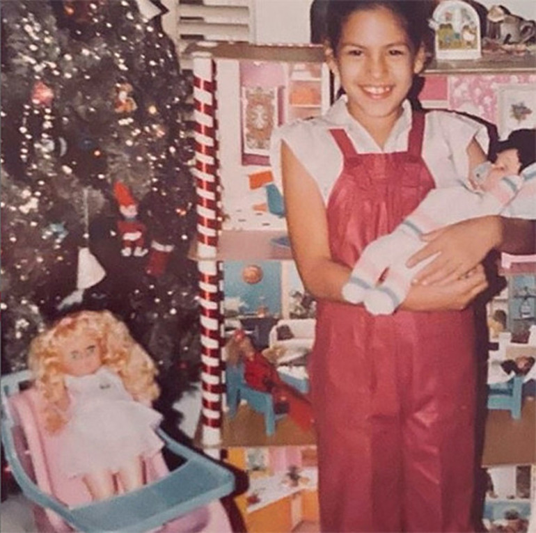 Onun çocuklarını doğurmak istedim... Şimdi büyük aşkıyla beraber gerçek bebeklerini büyütüyor