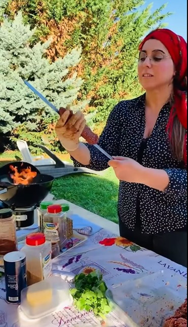 Semt pazarında ünlü var