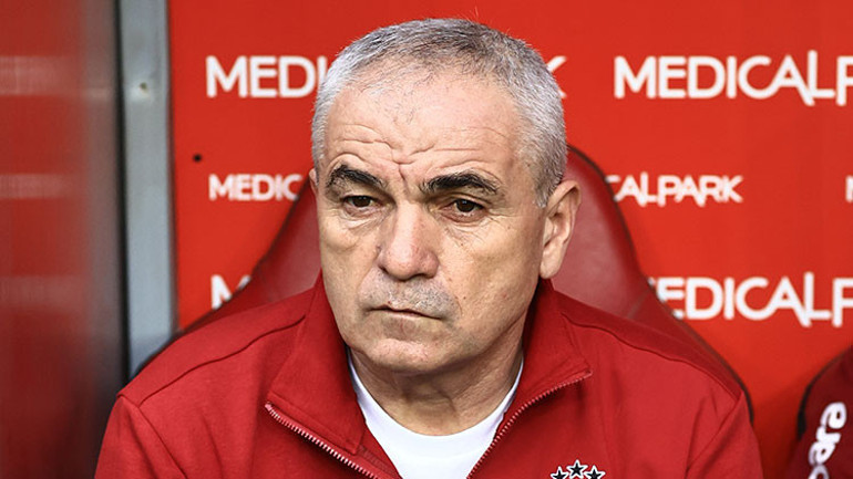 Beşiktaş, kadro dışı bırakılan 5 futbolcu için iki karar birden Hasan Arattan ünlü menajere tam yetki...