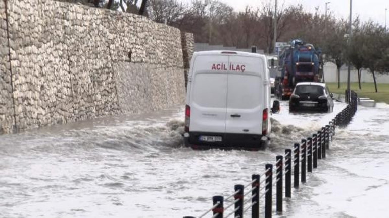 Meteorolojiden yeni hava durumu raporu: İstanbul dahil 14 kente sarı, 3 kente turuncu uyarı