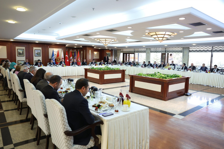 Bakan Gülerden yıllık değerlendirme toplantısı: 2 bin 84 terörist etkisiz hale getirildi, 199 bin 898 kaçak geçiş engellendi