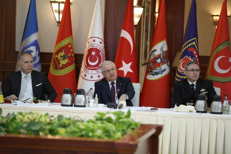 Bakan Gülerden yıllık değerlendirme toplantısı: 2 bin 84 terörist etkisiz hale getirildi, 199 bin 898 kaçak geçiş engellendi