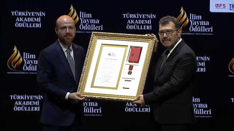 İlim Yayma Vakfı 50. Yıl Özel Ödülü Aziz Sancar’a verildi