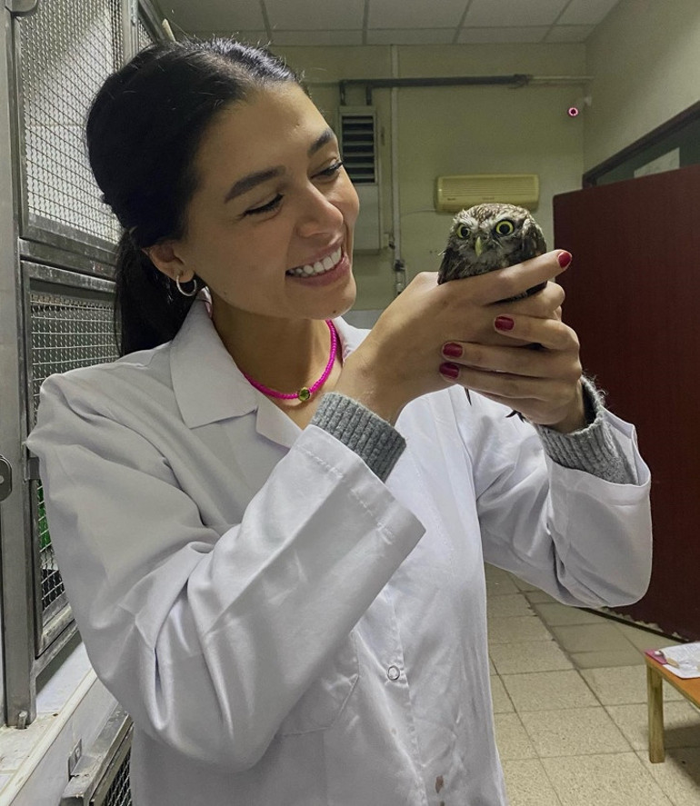 Ünlü oyuncunun ek işi Döner kesip, servis yaptı