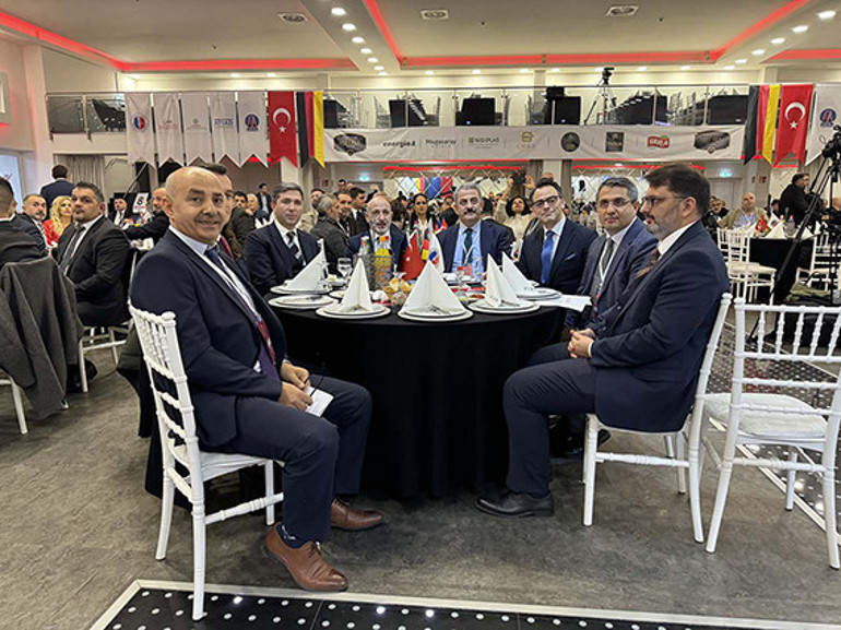 Türkçe medyanın sorunları konuşuldu