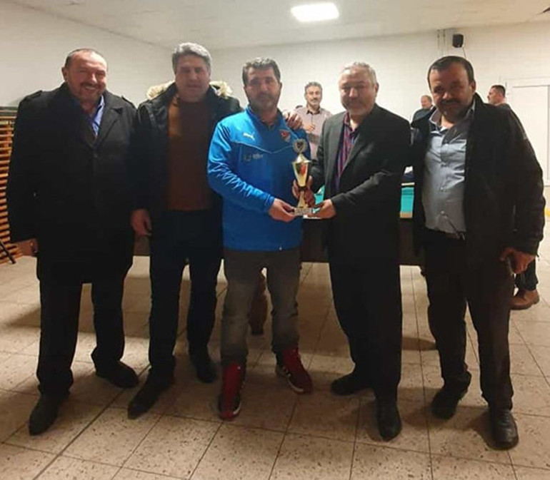 Schwandorf bilardo turnuvasında kupayı imamlar aldı