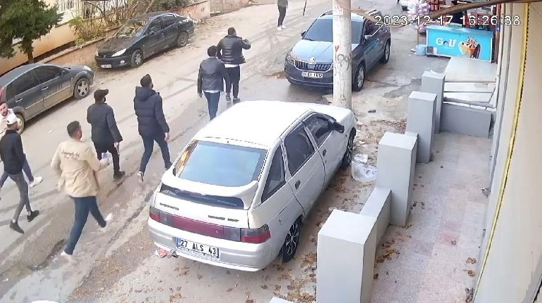 20 lira için iş yerini basıp dehşet saçtılar