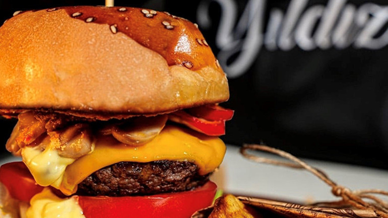 Yöresel tadın dünya lezzeti ile buluşması: Sürk çökelekli hamburger tarifi