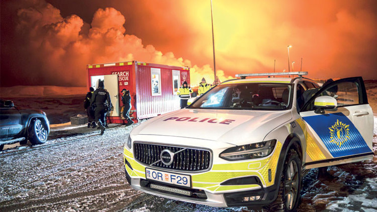 Yanardağ patladı: İzlanda’da kızıl alarm