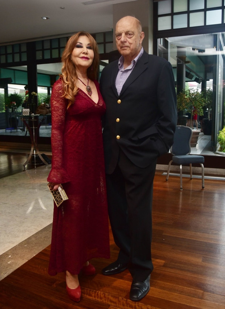 Yasemin Kozanoğlundan üvey annesine kara para davası