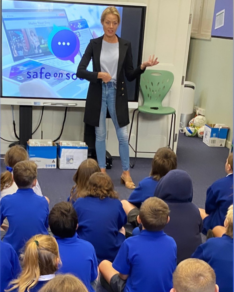 Çocukken tacize uğradı, hayatı kabusa döndü Ünlü oyuncu yıllarca uğraşıp sonunda canavarı hapse attırdı