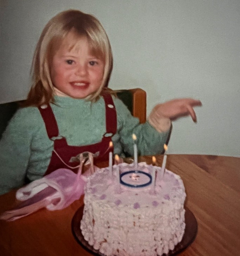 Çocukken tacize uğradı, hayatı kabusa döndü Ünlü oyuncu yıllarca uğraşıp sonunda canavarı hapse attırdı