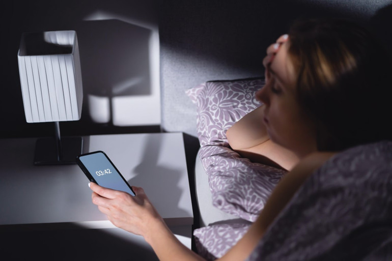 Uykusuzluk sorunu yaşayan, eş dost tavsiyesi ile melatonin takviyesi alıyor ama uzmanlar bilinçsiz kullanımı konusunda uyarıyor