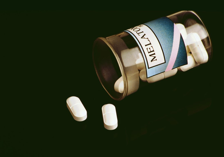 Uykusuzluk sorunu yaşayan, eş dost tavsiyesi ile melatonin takviyesi alıyor ama uzmanlar bilinçsiz kullanımı konusunda uyarıyor