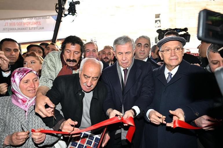Yenilenen tarihi Ulus Hali açıldı
