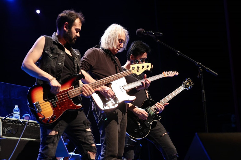 18 yaş altı da davetli