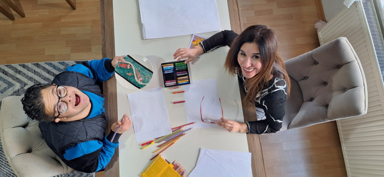 18 yaş altı da davetli