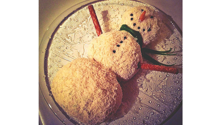 Meyveden çam ağacı, çikolatadan kozalak, salatadan çelenk...