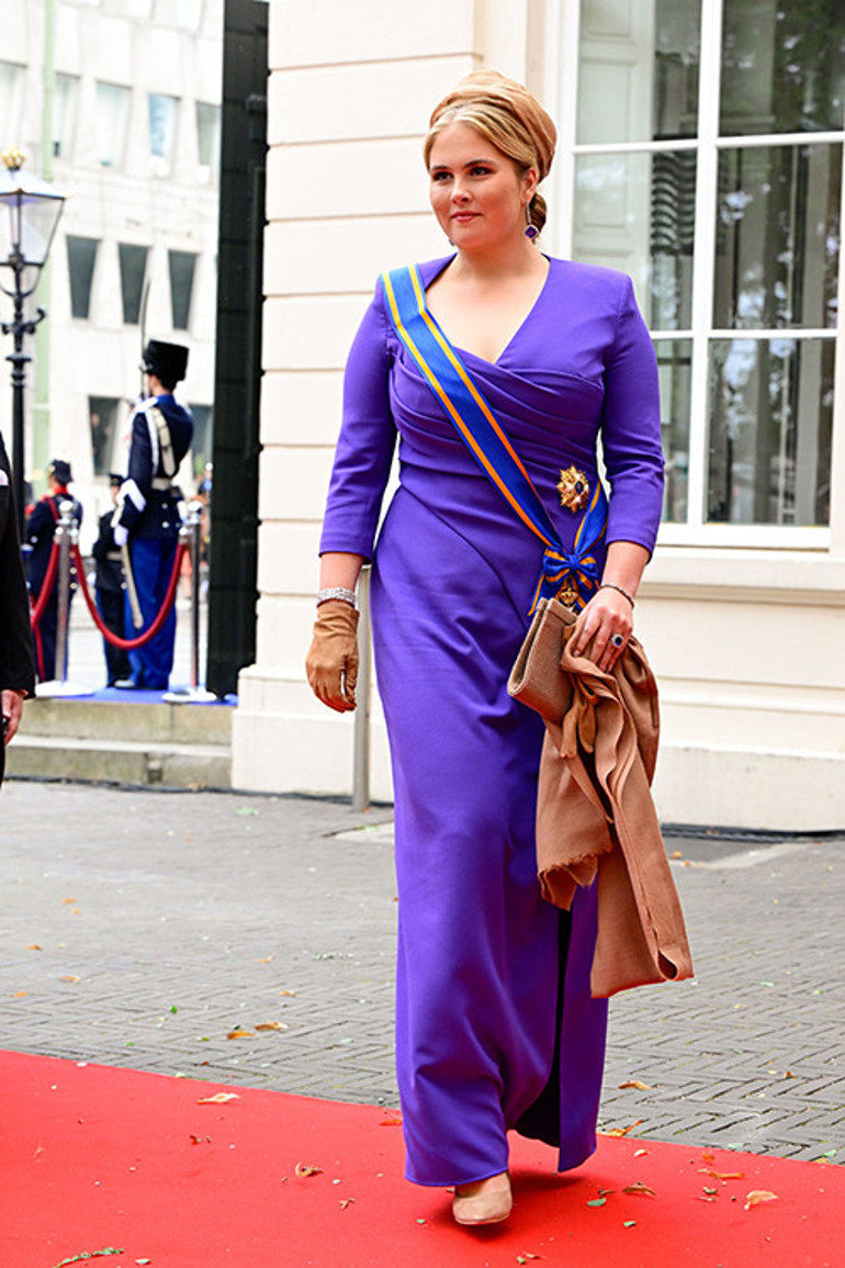 Sınırları aşan bir aşkın ilk meyvesi olarak dünyaya geldi... Şimdi bekâr annelerinin gözde gelin adayı