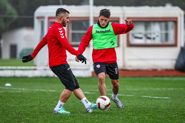 2 dönem transfer yasağı alan Samsunspor şimdi ne yapacak Kiralık 15 oyuncu...