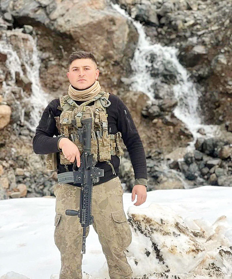 6 şehidin hikâyeleri yürekleri dağladı... Türkiye yiğitlerine ağladı