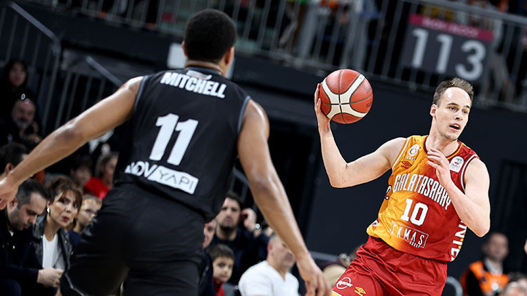 Müthiş derbide kazanan Galatasaray Ekmas Sarı - kırmızılılar, Beşiktaş Emlakjeti 6 sayı farkla mağlup etti...