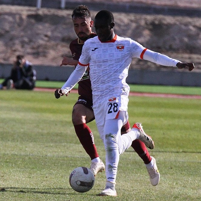 5 gollü maçta kazanan Adanaspor 2-0dan döndüler...