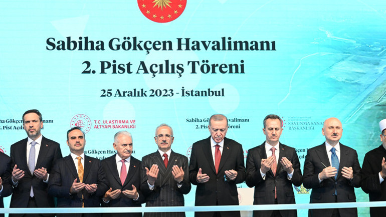 Bakan Uraloğlu açıkladı: Yeni pisti iniş, eski pisti kalkış için kullanacağız