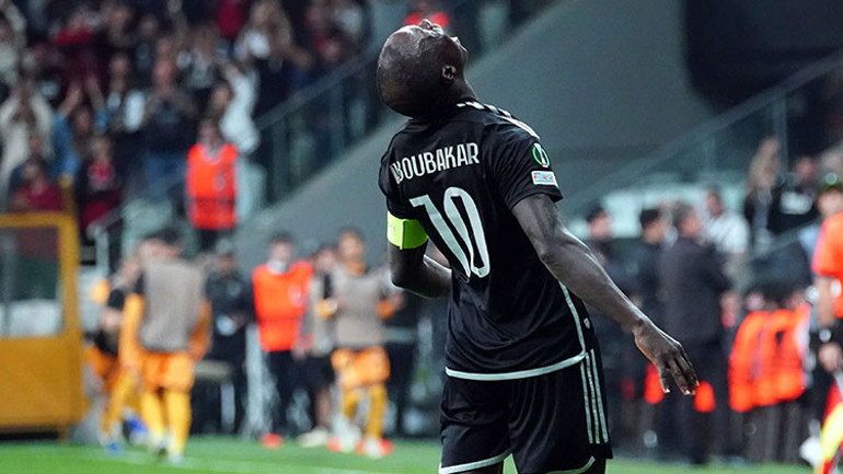 Beşiktaşta Vincent Aboubakar düğümü çözülüyor Kadro dışı bırakılan yıldız, Suudi Arabistana geri dönüyor...