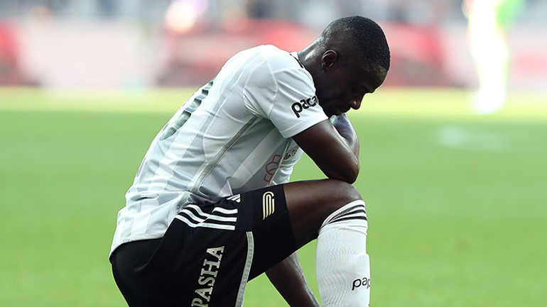 Beşiktaşta kadro dışı kaldı, Süper Lig devi talip oldu Eric Bailly için sürpriz...