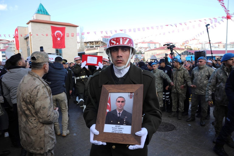 Pençe-Kilit Harekatı şehitlerine gözyaşları ile veda