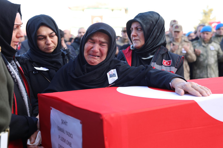 Pençe-Kilit Harekatı şehitlerine gözyaşları ile veda