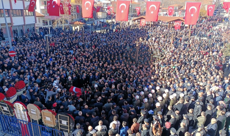 Pençe-Kilit Harekatı şehitlerine gözyaşları ile veda