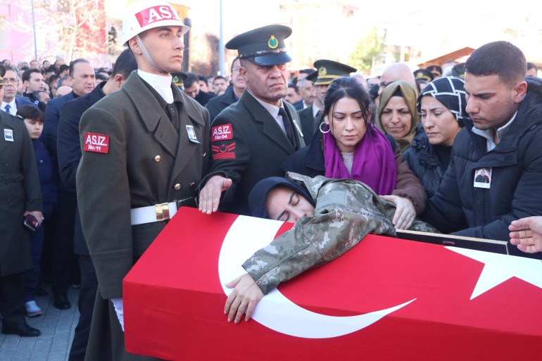 Pençe-Kilit Harekatı şehitlerine gözyaşları ile veda