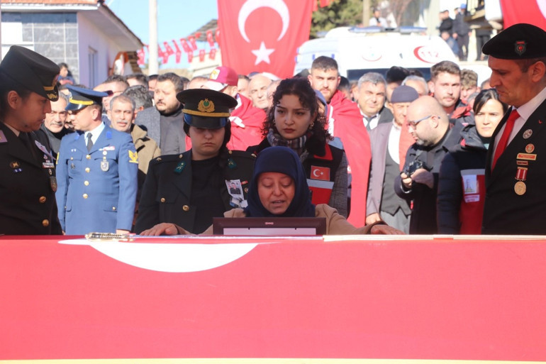 Pençe-Kilit Harekatı şehitlerine gözyaşları ile veda