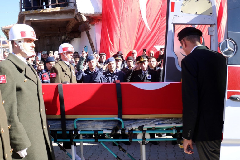 Pençe-Kilit Harekatı şehitlerine gözyaşları ile veda