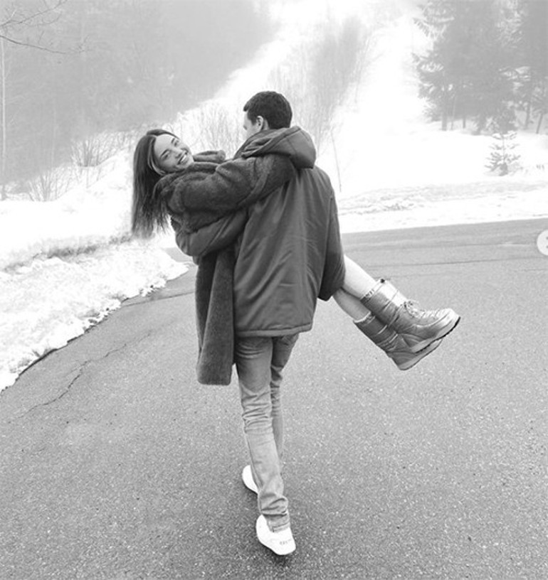 İkna edilmesi epey zaman almıştı... Şimdi karnı burnunda günleri sayıyor