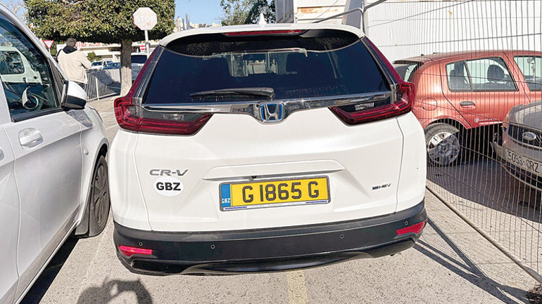 Cebelitarık Havalimanında iki saat