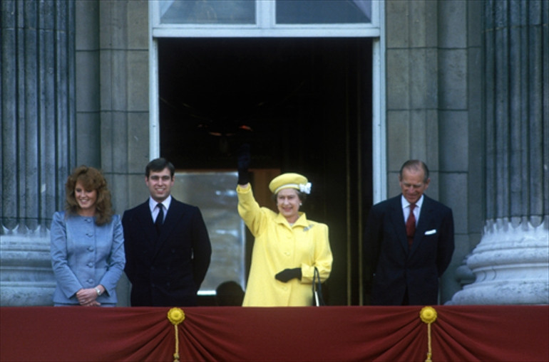 Meghan’dan önce istenmeyen gelin oydu… Skandal düşes 32 yıl sonra kraliyet ailesine geri döndü