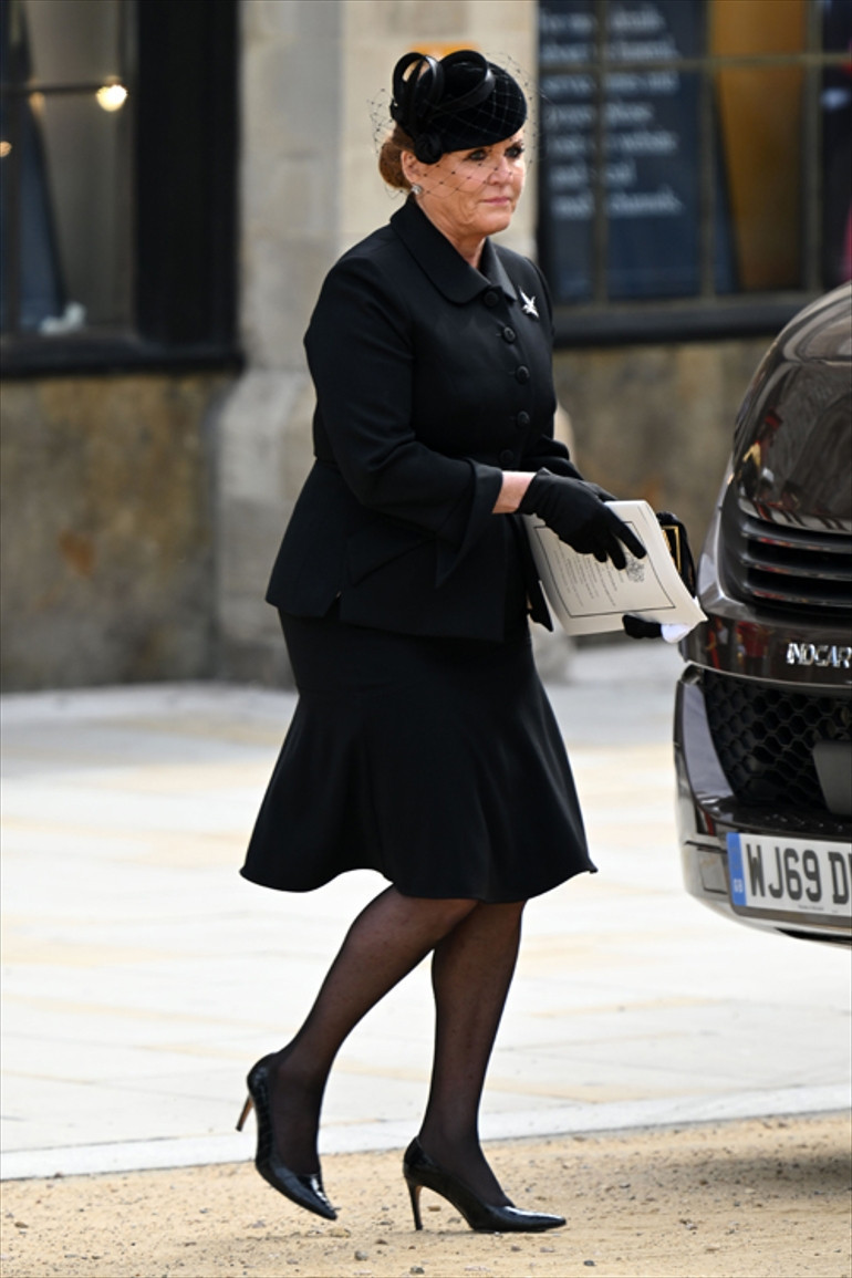 Meghan’dan önce istenmeyen gelin oydu… Skandal düşes 32 yıl sonra kraliyet ailesine geri döndü