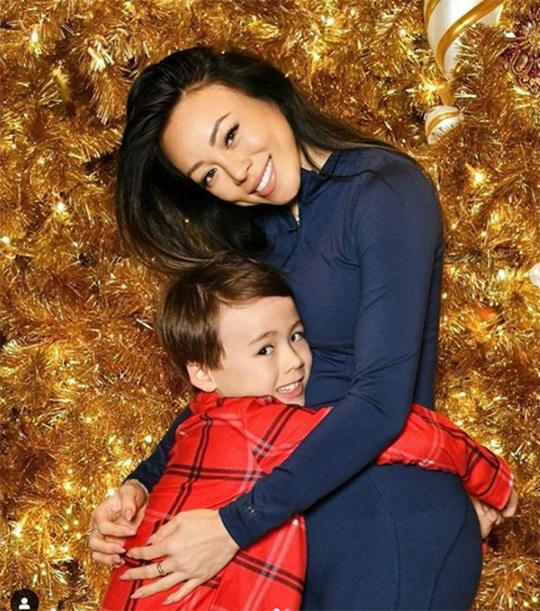 Ünlü ailenin üvey oğlu sonunda annesine kavuştu... Herkes nerede olduğunu merak ediyordu