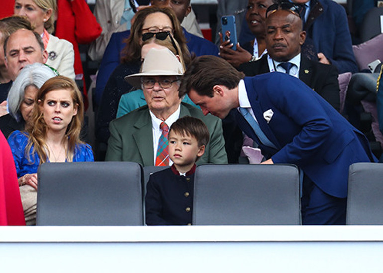 Ünlü ailenin üvey oğlu sonunda annesine kavuştu... Herkes nerede olduğunu merak ediyordu
