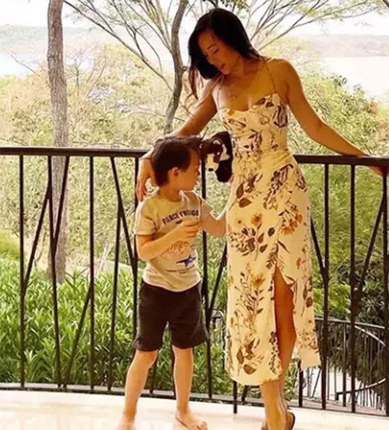 Ünlü ailenin üvey oğlu sonunda annesine kavuştu... Herkes nerede olduğunu merak ediyordu