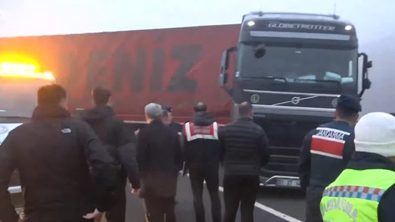 Kuzey Marmara Otoyolunda feci kaza 7 araç birbirine girdi: 10 can kaybı, 59 yaralı 2-3 metre görüş alanımız yoktu