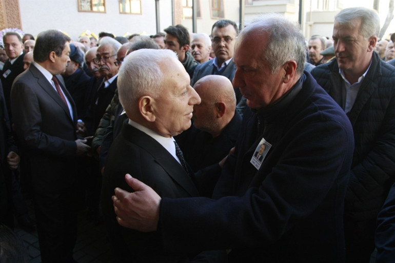 Eski Bakan Yaşar Okuyana Yalovada son veda