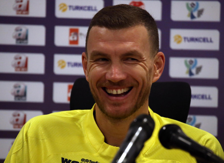 Fenerbahçede Edin Dzekodan Icardi cevabı İsmail Kartal: Galatasaraylı futbolcular yere yatarak hızımızı kesti