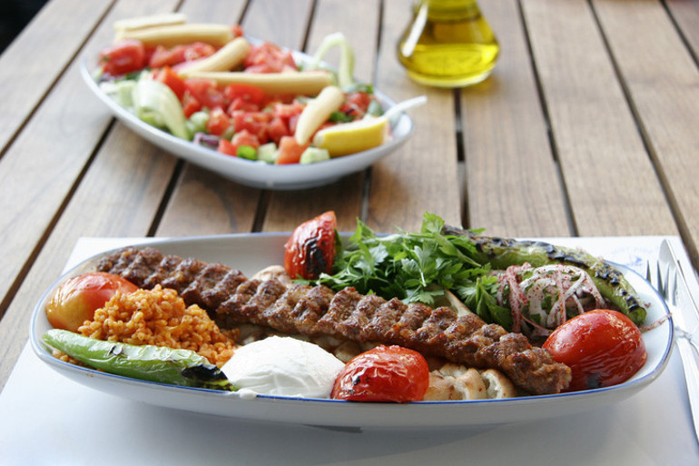 Biri 2023ün en iyileri listesine seçildi... Kebapların peşinde yola çıkılacak adresler | 8 ŞEHİR 8 ÖNERİ